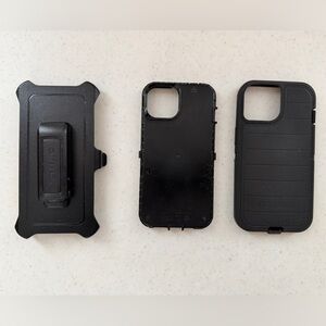 OtterBox Defender iPhone 13 Case with Holster